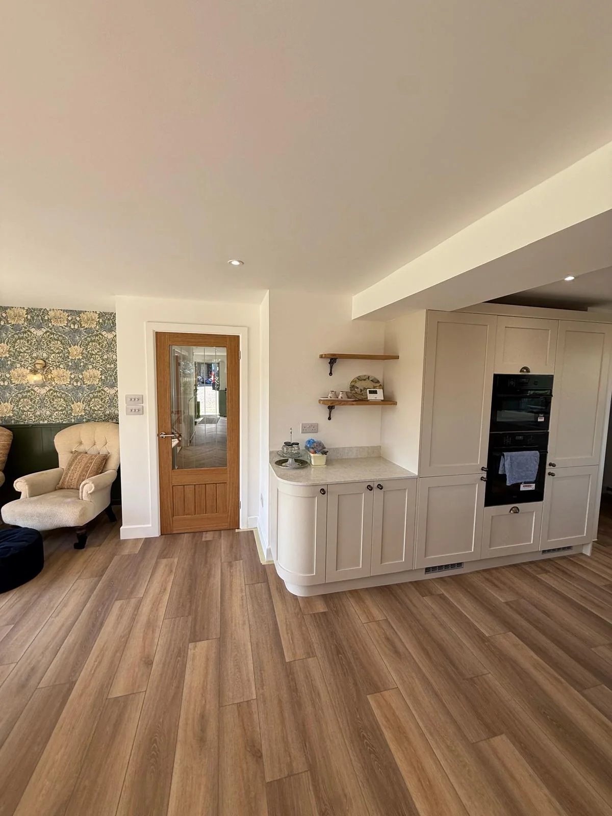Living room and kitchen connection